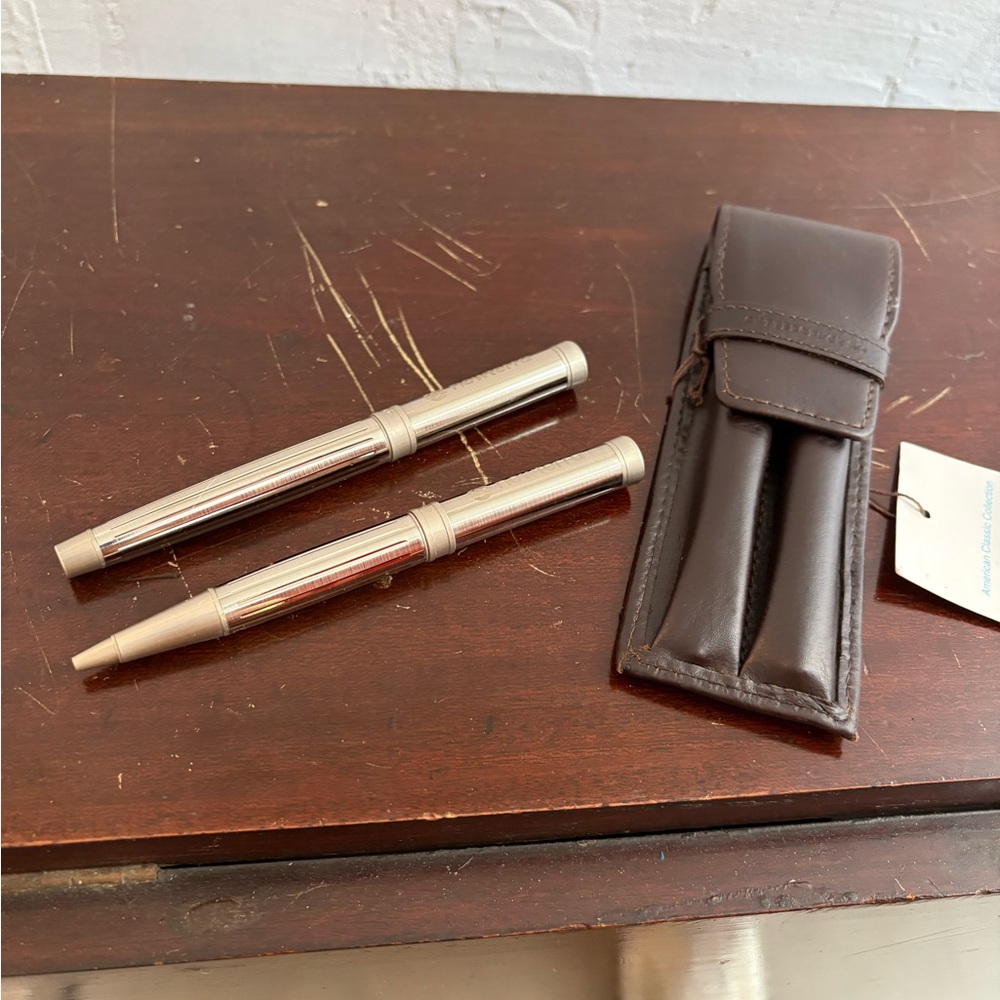 Elegant Brown Pen Set with Case cutter
